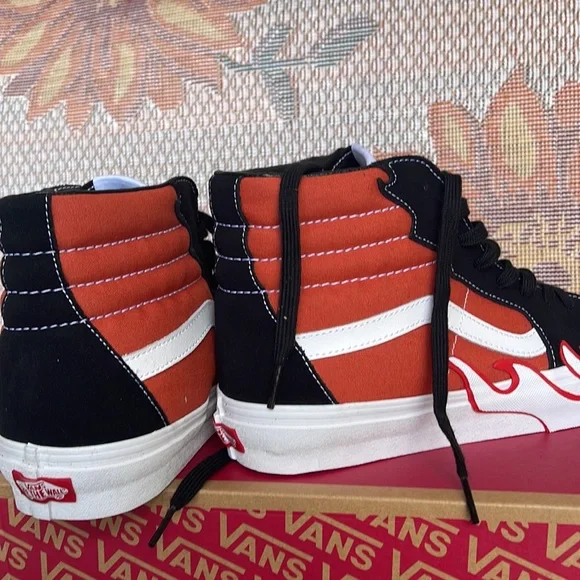 Vans Men’s
Sk8-Hi Flame VN0005UJGWP Sneakers - Picture 15 of 16